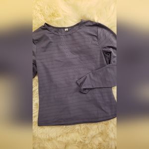 Isis Women's active long sleeve 82% polyester 18% lycra, size m